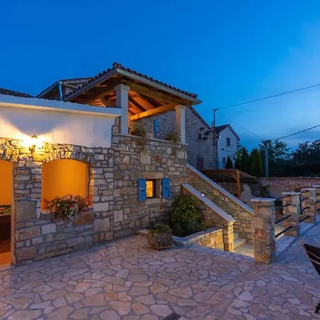 Hiza Bratovici Holiday home