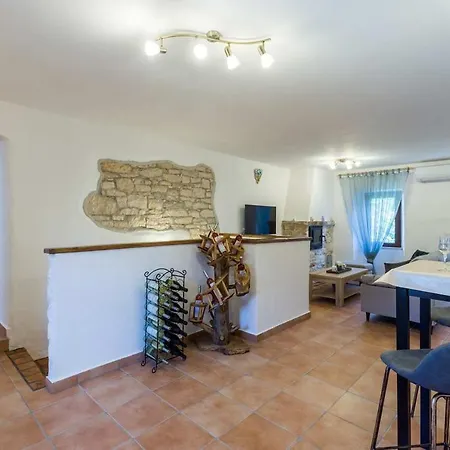Hiza Bratovici Holiday home *