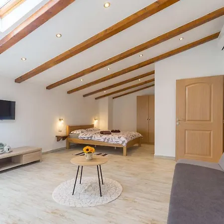Hiza Bratovici Porec