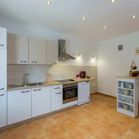 Hiza Bratovici Porec